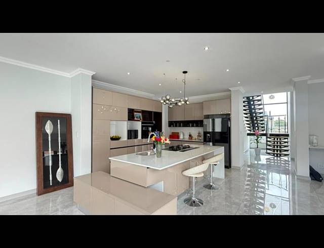 4 BEDROOM HOUSE FOR SALE IN MIDSTREAM HEIGHTS